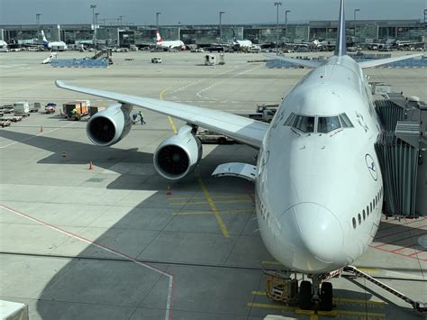 Later, boeing offered an option that replaced the lounge with. Review: Lufthansa Business Class Boeing 747-8 "Upper Deck ...