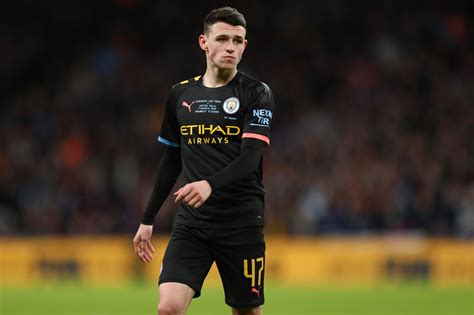 Alle spieler der jeweiligen mannschaften werden mit ihrem alter, der nationalität, der vertragslaufzeit. Manchester City: Phil Foden nach Denkzettel wieder im ...
