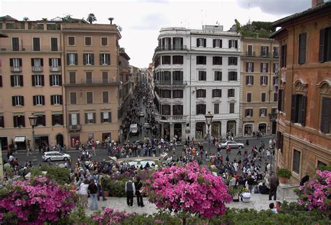 Il partito popolare (pp), il principale partito di centrodestra spagnolo, ha vinto le elezioni nella comunità autonoma di madrid, che si sono svolte martedì e che sono state molto osservate sia in spagna che. A first impression of Rome from the Coliseum to Piazza di ...