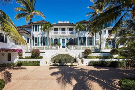 Tiger Woods Ex Wife Elin Nordegren Is Selling Custom Florida Mansion