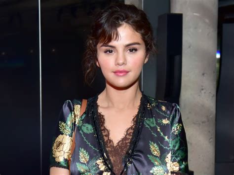 Selena Gomez Deleted Her Most Liked Instagram Photo After Plastic