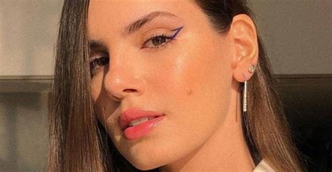 Camila Queiroz D Detalhes De Angel Em Verdades Secretas