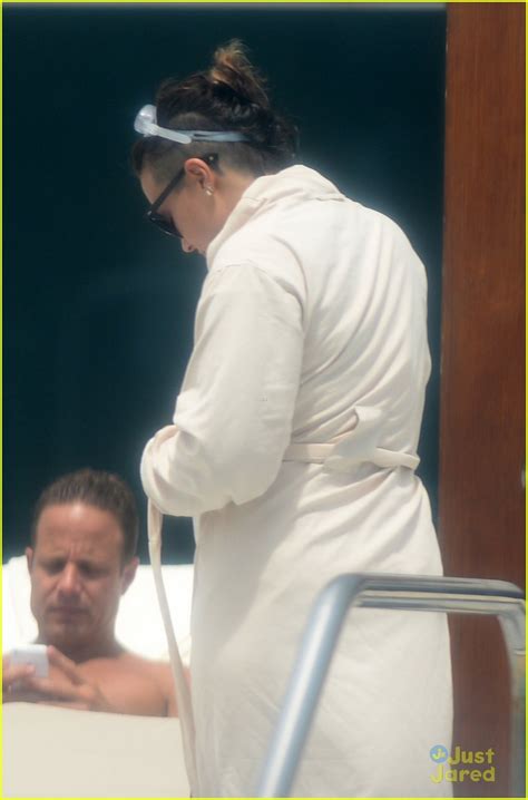 Demi Lovato Displays Her Fabulous Bikini Body In Miami Photo 718625