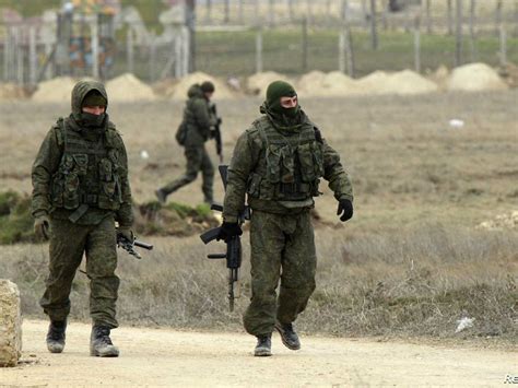 Soldado (accusative singular soldadon, plural soldadoj, accusative plural soldadojn). Soldado ruso mata a tres compañeros en base aérea