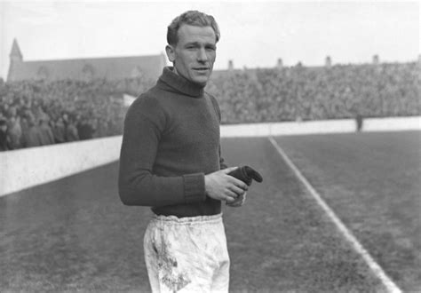 Bert trautmann , who has died aged 89, became the hero of the 1956 fa cup final when, in one of the most famous episodes in the history of the competition. Bert Trautmann, il portiere tedesco più forte d ...