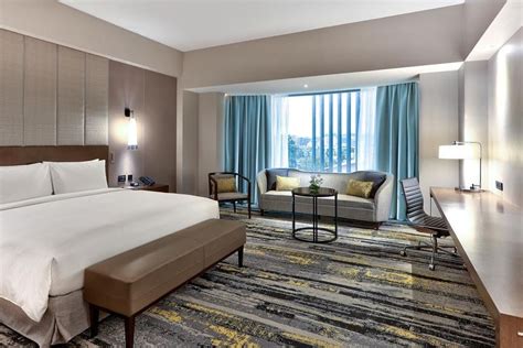 Kota kinabalu (atau lebih dikenal sebagai kk), sebelumnya dikenal sebagai jesselton, adalah ibu kota sabah, malaysia. Hilton Kota Kinabalu - Туры на Борнео