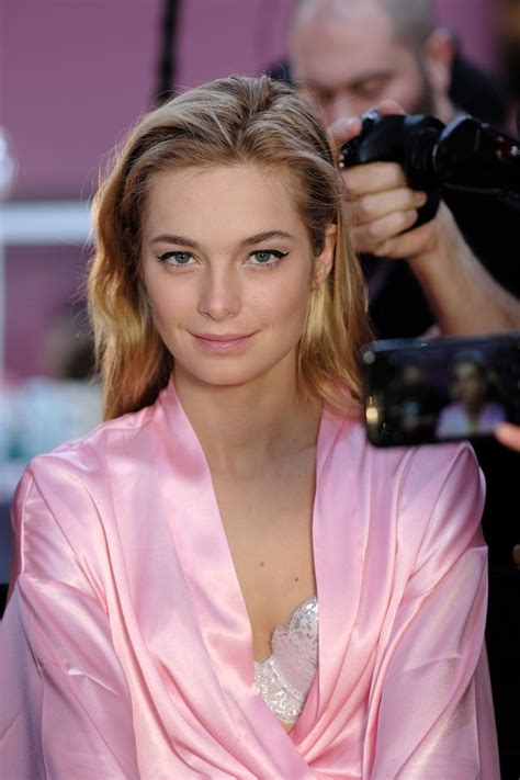 Bridget Malcolm – Victoria’s Secret Fashion Show 2016 Backstage