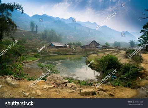 a-farmers-village-surrounded-by-rice-fields,-sapa,-vietnam-stock-photo