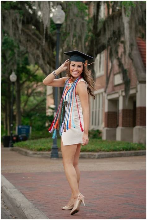 12 Steps To Your Perfect Graduation Outfit Her Campus