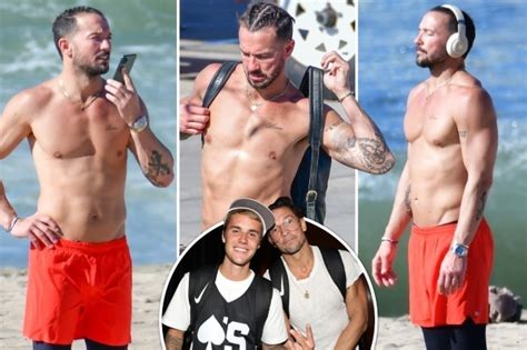 justin bieber s pastor carl lentz goes shirtless on beach run as he ‘pitches reality show in la