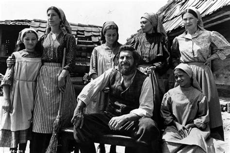 Chaim Topol Israeli Actor Who Played Tevye In 1971 ‘fiddler On The