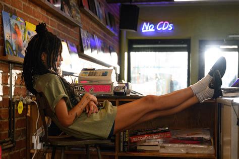 While the main character in the 2000 movie was played by john cusack, the. Zoe Kravitz Talks 'High Fidelity' Hulu Version and the ...