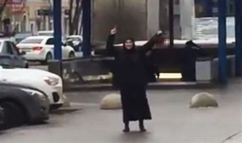 Rusia Detenida En Moscú Una Mujer Con La Cabeza Cortada De Una Niña En