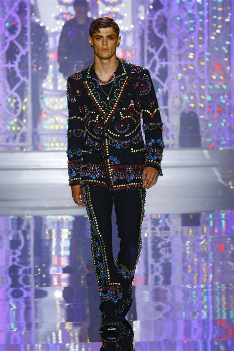 Dolce And Gabbana Spring 2022 Men S Fashion Show The Impression