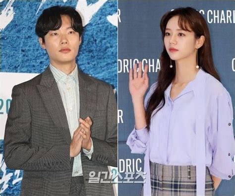 Girl's day's hyeri recently talk about her relationship with ryu jun yeol oppa boo : Hyeri and Ryu Jun Yeol spotted on a date in Chungdamdong ...