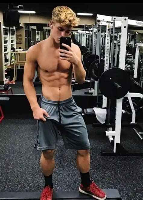 Selfies College Babes Muscle Athletic Men Shirtless Men I Work Out Gym Rat Man Photo