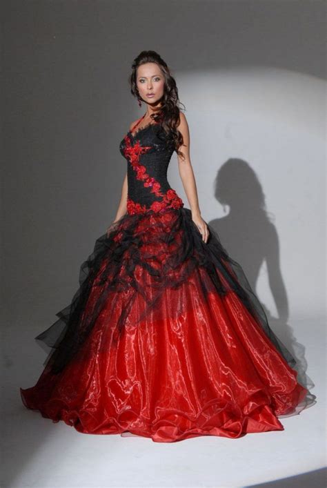 A wedding dress option for every bride. Rote Brautkleider: 70+ charmante Styles für schwerelos in ...