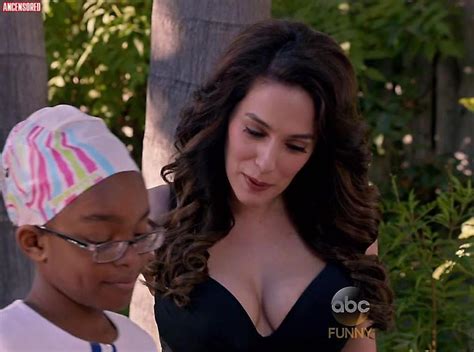 Christina Derosa Nua Em Black Ish