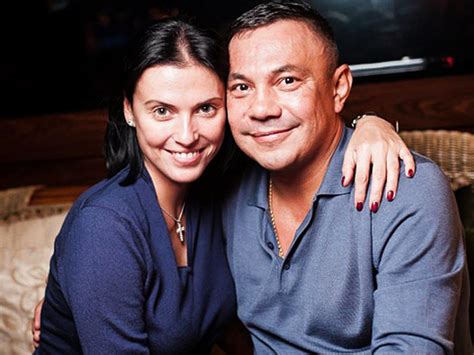 Tim tszyu no longer needs to defend himself against accusations he's trading off his famous last he's going to have his dad and wife have a serious chat to him and they can look in the mirror and. Jeff Horn vs Tim Tszyu: Bitter family split behind Kostya ...