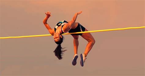 A maior parte das mulheres quer praticar salto com vara? Provas de Saltos do Atletismo | Atletismo, Educação fisica ...