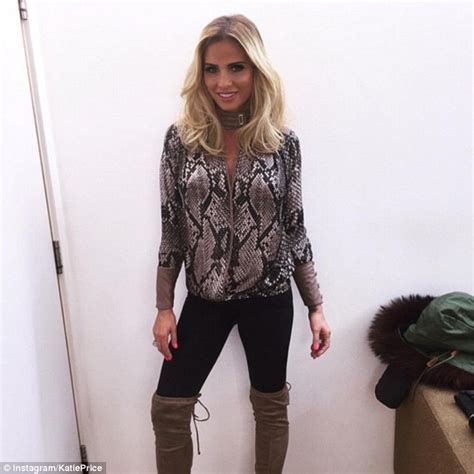 Katie Price Shares A Naked Selfie As She Tops Up Her Tan Ahead Of Loose Women Daily Mail Online