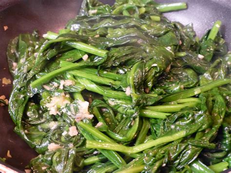 They have a vast selection of the usual suspects like bok choy and gai lan, as well as, many seasonal varieties that i have not seen or heard of before. COOK WITH SUSAN: Chinese Spinach with ginger, garlic and ...