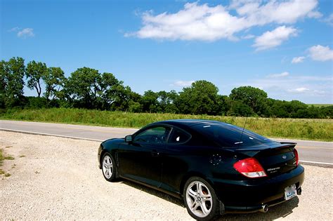 2006 hyundai tiburon se coupe it offers alloy wheels' cruise control, moonroof and lots of leather inside. TiburonGirl89 2006 Hyundai Tiburon Specs, Photos ...