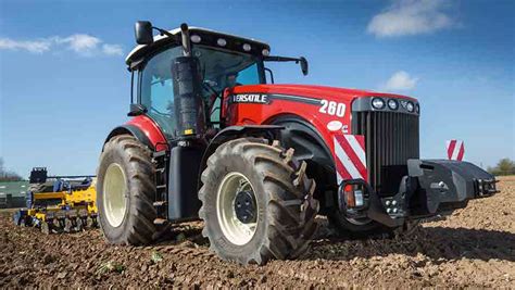 On Test Versatiles Latest Canadian Built 260hp Tractor Farmers Weekly