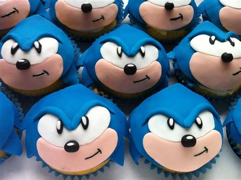 The blue hedgehog with the ultrasonic power delights the youngest and the. sonic cupcakes @ Jocie!! | Sonic birthday cake, Sonic cake ...