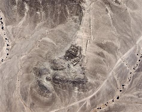 Finding so many ruins in the desert.. : r/FoundOnGoogleEarth