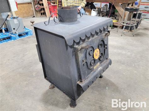 The Earth Stove 100 Series 3340 Free Standing Wood Burning Stove