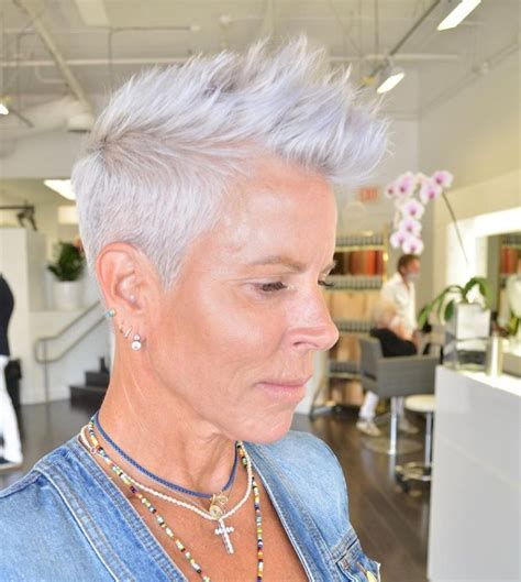 17 Chic Short Spiky Haircuts For Women Over 70