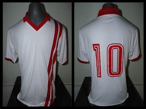 Fue fundado el 16 de octubre de 1956 gracias a la fusión de los clubes amateur internacional y tarcisio. Union San Felipe Home Camiseta de Fútbol 1979.