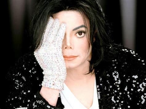 Michael jackson ve britney spears مايكل جاكسون و بريتني سبيرز في حفلة. "دليل" بصوت مايكل جاكسون على انتهاكاته ضد الأطفال