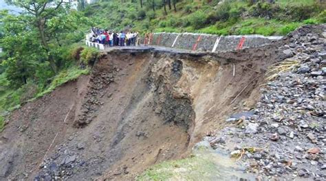 13 Killed In Cloudbursts Flash Floods Landslide In J K The Statesman
