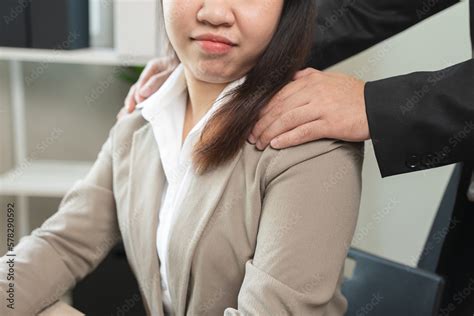 Sexual Harassment In The Workplace Female Employees Feel Afraid After