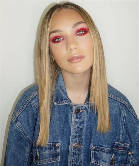 Naimasultanx Maddie Ziegler Beauty Stunning Eyes