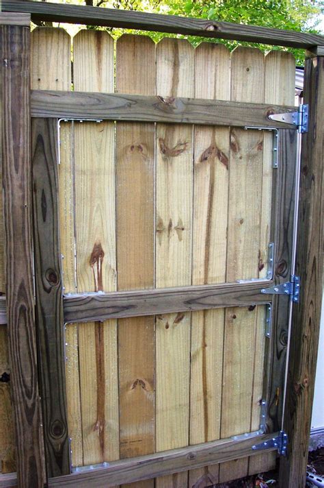 How to build a custom gate that will not sag. Building a Fence Gate: 6 Steps (with Pictures)