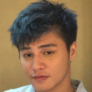 Ronnie alonte first appeared in 2015 as a member of hashtags, a dance group in the daytime show it's showtime. Ronnie Alonte - Bio, Facts, Family | Famous Birthdays