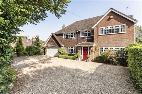 Oving Road Whitchurch Buckinghamshire Hp22 4 Bedroom Detached House
