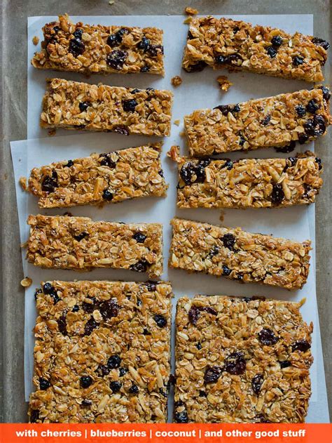 These homemade granola bars are the perfect breakfast on the go. Homemade Granola Bars | Snack recipe | Spoon Fork Bacon
