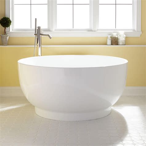 Explore sinks, bathtubs, and showers, creative tile designs, and a variety of counter and flooring ideas. soaker tub love luxurious tubs spa tubs bathtubs bath tubs ...