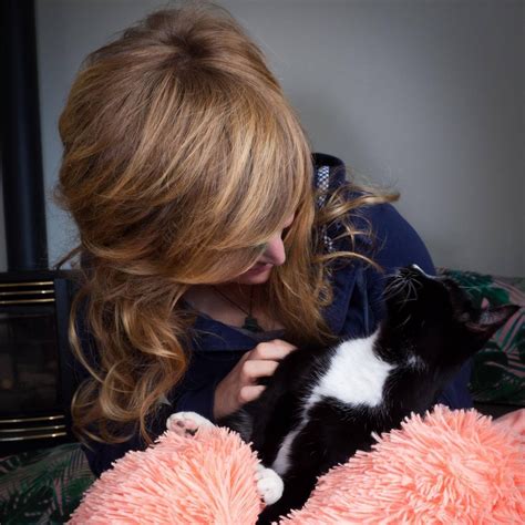 Waggle Tails About Us