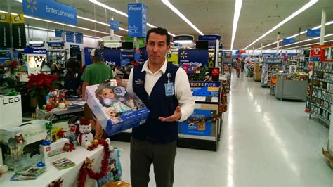 Here is everything you need to know about walmart on thanksgiving day (11/26/20) and black friday (11/27/20), including the early deals. Walmart Eyes 'New Black Friday' Crowds (Starting at 6 p.m ...