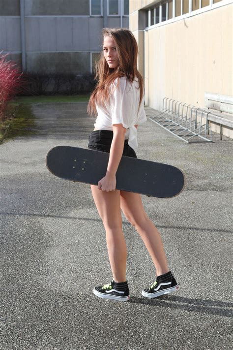 Skater Skate 4 Skateboard Fashion Independent Girls Smells Like Teen Spirit Skate Style