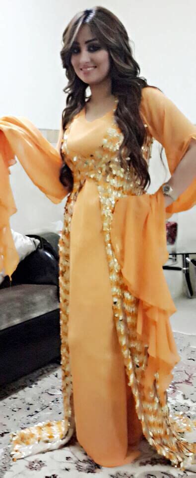 Unsere brautkleider können kundenspezifisch angepasst werden, damit ihres wahrlich einzigartig wird. Kurdish singer Parwas in traditional Kurdish dress ...