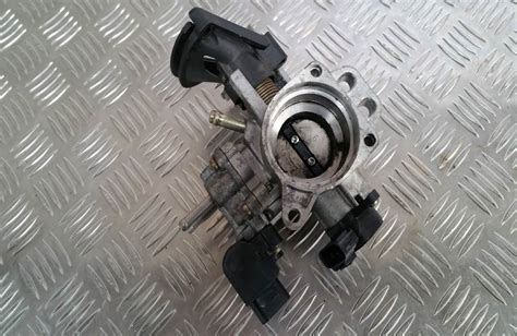 Visit throttle box, and we would commit to giving you best in class car consultancy services with personalized attention and assistance to your requirements and make the delivery of your dream car a memorable one. Toyota Yaris throttle body 2003-2006 | Used Car Parts UK