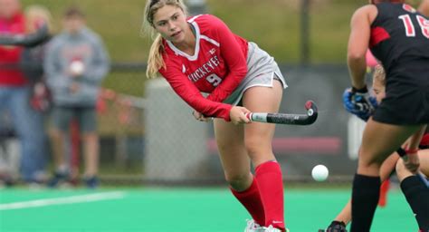 Around The Oval Field Hockey Upsets No 9 Louisville Mens And Womens