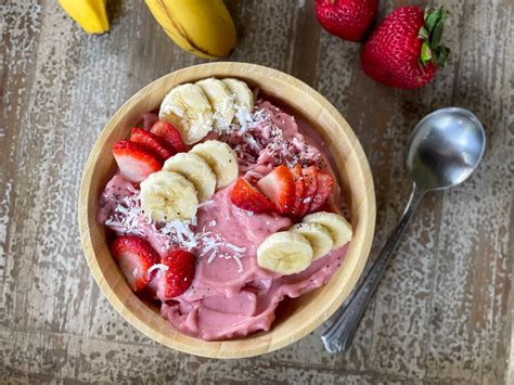 Healthy Strawberry Banana Smoothie Bowl Without Yogurt Easy Real Food