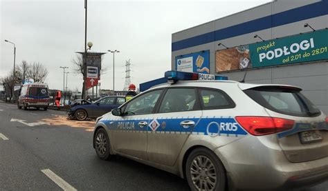 Agnieszka strzelczyk 26 marca 2021. Katowice: Wypadek i ogromny korek na al.Roździeńskiego ...